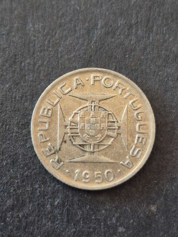 Republica Portuguesa Mozambique 2 1/2 Escudos 1950 Silver