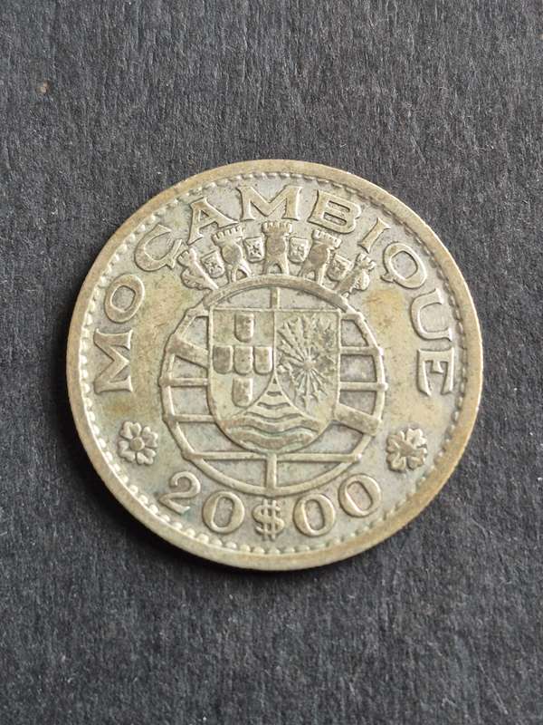 Republica Portuguesa Mozambique 20 Escudos 1955 Silver .720