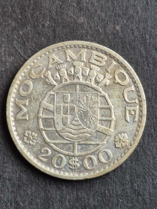 Republica Portuguesa Mozambique 20 Escudos 1960 Silver .720