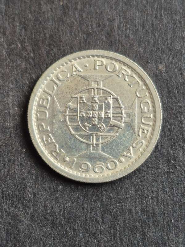 Republica Portuguesa Mozambique 5 Escudos 1960 Silver .650