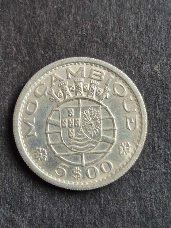 Republica Portuguesa Mozambique 5 Escudos 1960 Silver .650