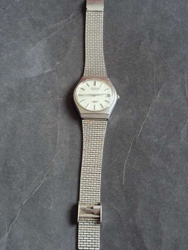 Vintage Citizen Quartz Eagle 7 Men's Wrist Watch (untested) sold as is (not working)