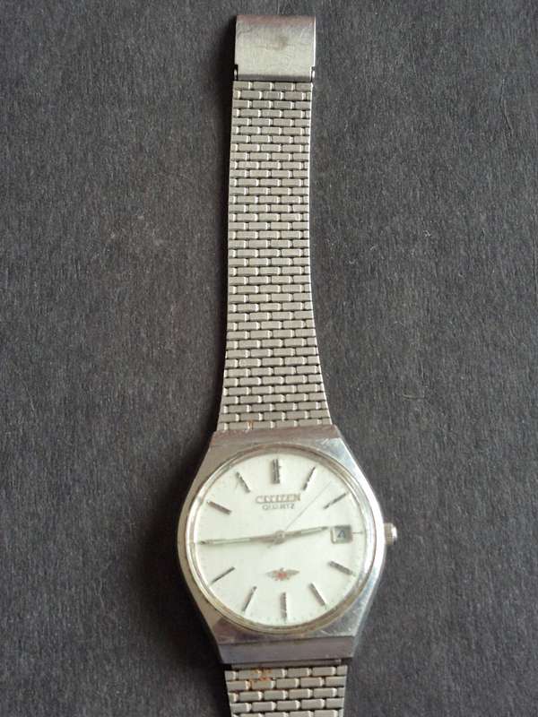 Vintage Citizen Quartz Eagle 7 Men's Wrist Watch (untested) sold as is (not working)