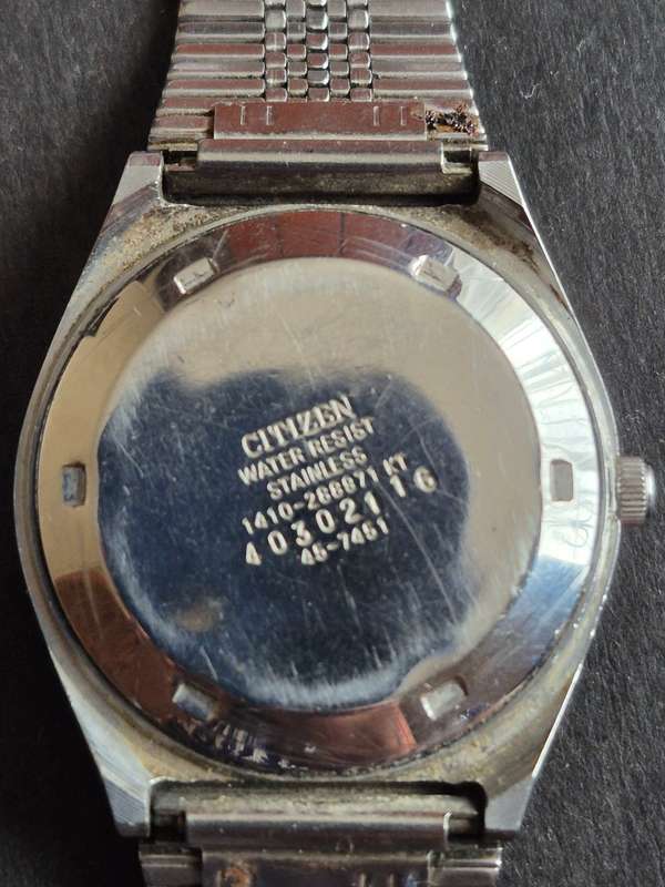 Vintage Citizen Quartz Eagle 7 Men's Wrist Watch (untested) sold as is (not working)