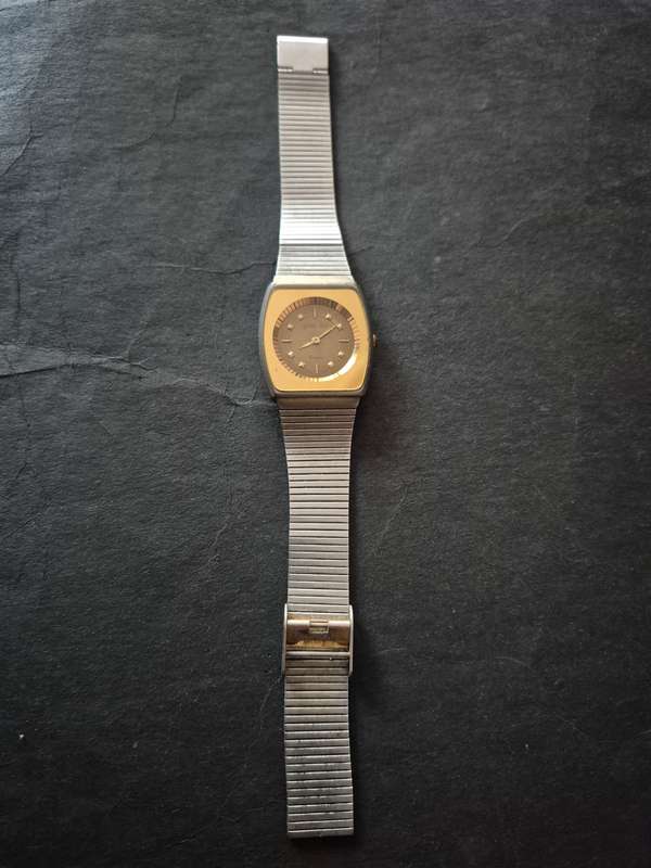 Vintage Golden Pearl Men's Quartz Watch- untested - sold as is (not working)