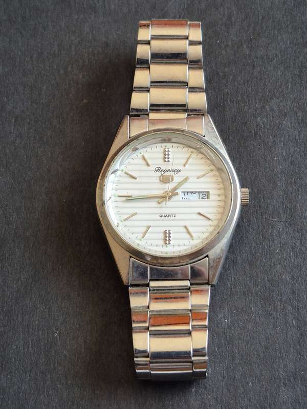 Vintage Regency 5 Quartz Men's Watch  - nice condition (untested) sold as is