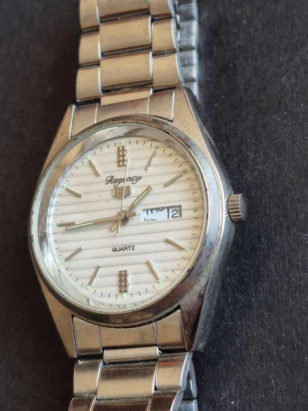 Vintage Regency 5 Quartz Men's Watch  - nice condition (untested) sold as is