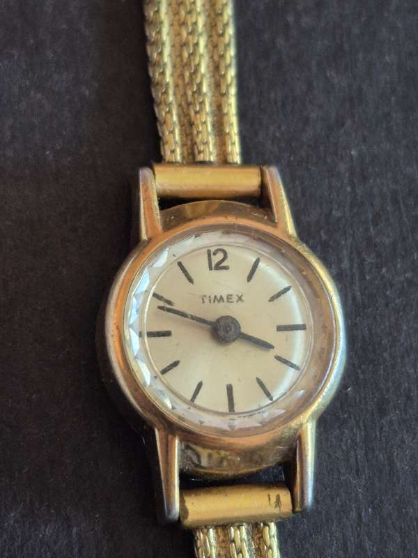 Vintage Ladies Timex Wrist Watch (not working)