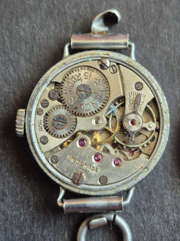 Vintage Ladies Lanco Mechanical Wrist Watch 15 Jewels (nice condition) - not working