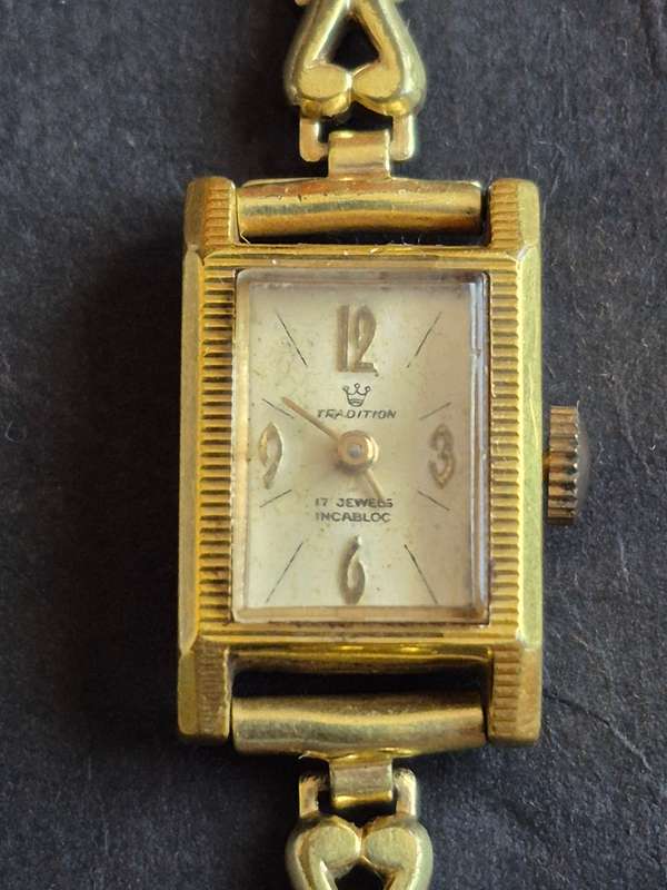 Vintage Ladies Tradition 17 Jewels Incabloc Mechanical Wrist Watch (gold plated) not working