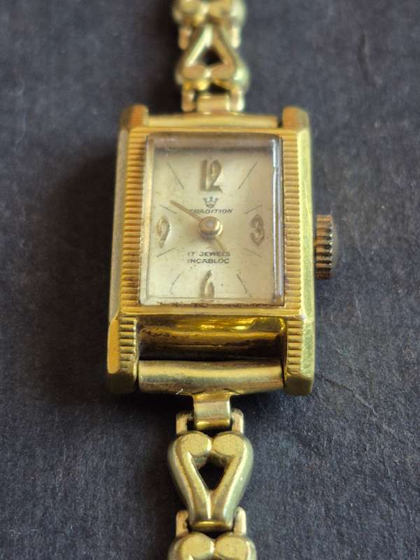 Vintage Ladies Tradition 17 Jewels Incabloc Mechanical Wrist Watch (gold plated) not working