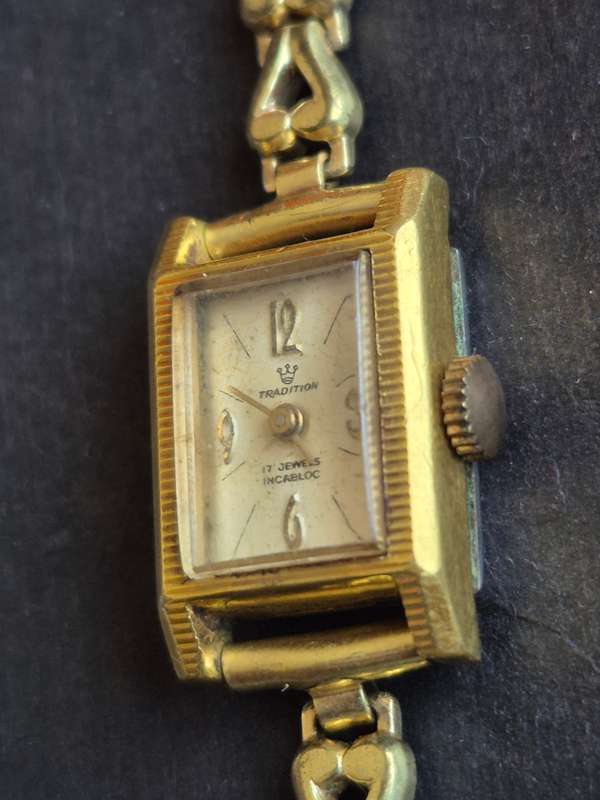 Vintage Ladies Tradition 17 Jewels Incabloc Mechanical Wrist Watch (gold plated) not working