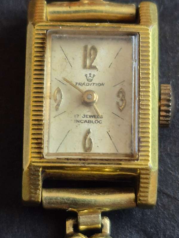 Vintage Ladies Tradition 17 Jewels Incabloc Mechanical Wrist Watch (gold plated) not working
