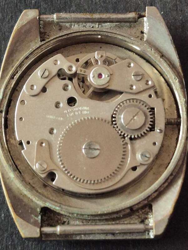 Vintage Men's Rottery 17 Deluxe Waterproof Antimagnetic Men's Wrist Watch (runs/stops) needs to be s