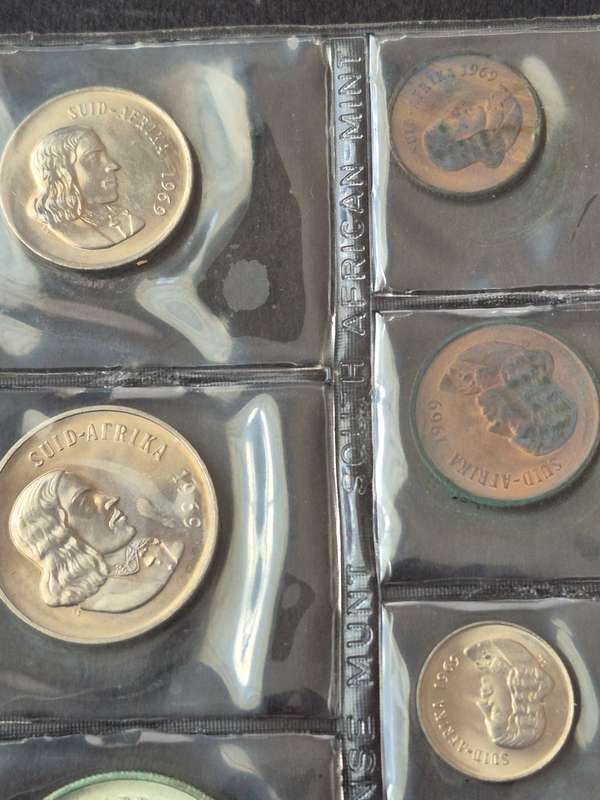 SA Mint Pack 1969 Afrikaans (including Silver One Rand) scarce date