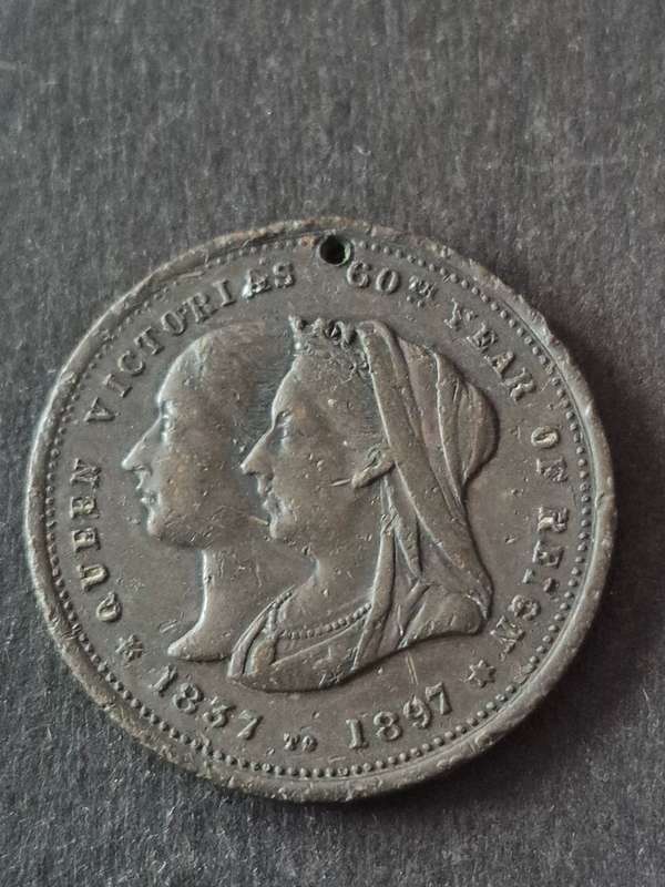 Queen Victoria Diamond Jubilee Bronze Medallion 1837-1897