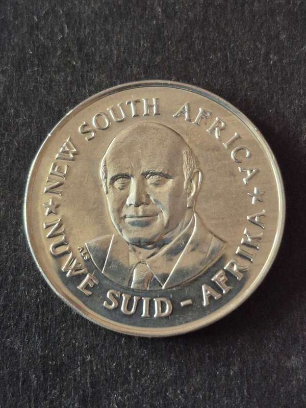 New SA Leader of the National Party Silver Medallion 1990  18.3g