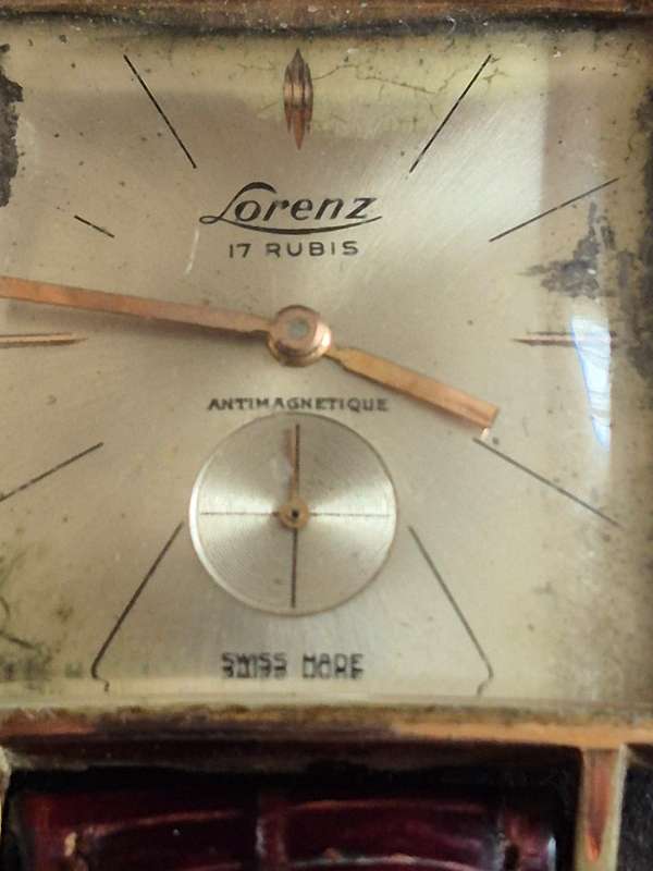 Vintage Lorenz 17 Rubis Swiss made Mechanical Men's Wrist Watch-runs (needs to be serviced)