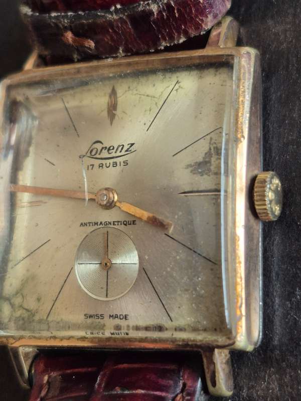 Vintage Lorenz 17 Rubis Swiss made Mechanical Men's Wrist Watch-runs (needs to be serviced)