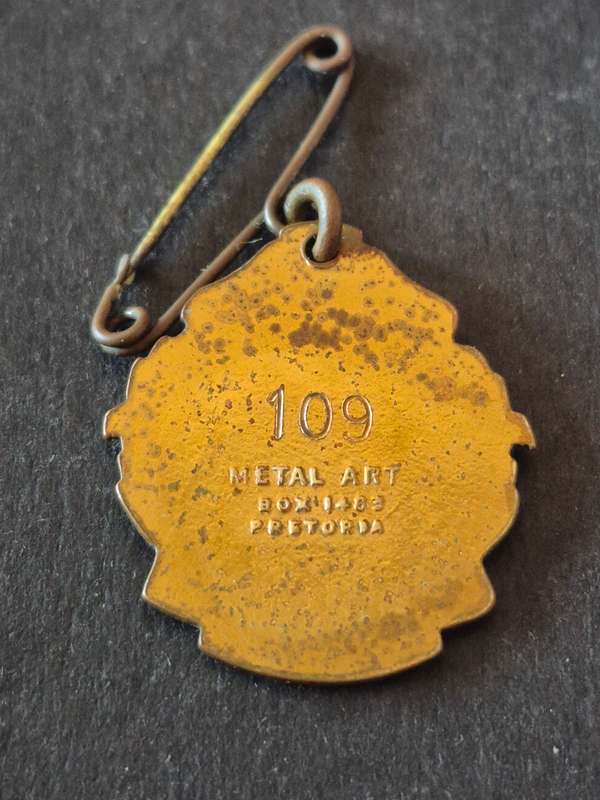 Johannesburg Enamel Turf Club Badge 1958 no. 109