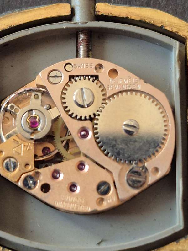 Vintage Ladies Lanco Sport 17 Jewels Incablock Wrist Watch (not working)