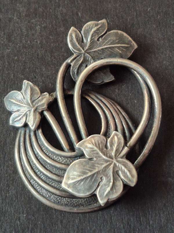 Vintage Sterling Silver 'Mari-Lou' Brooch 15.9g (pin broken)