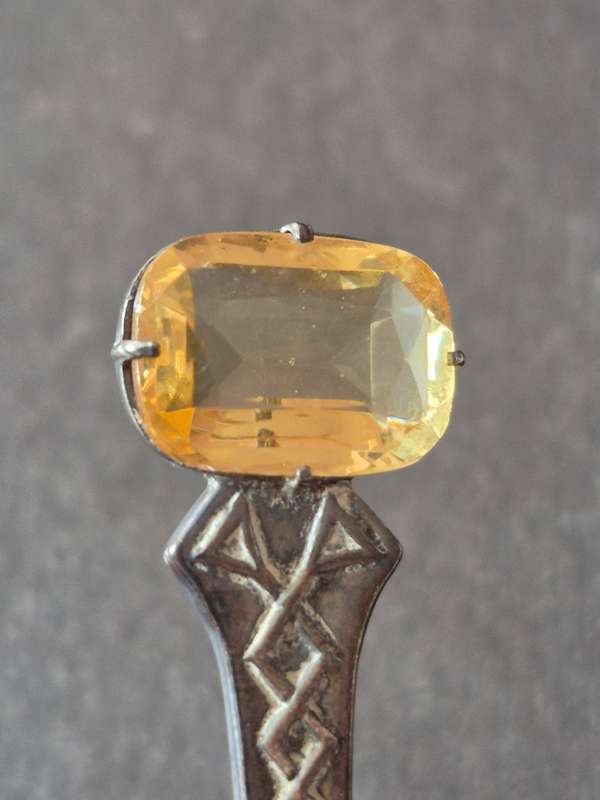 Citrine Kilt Pin Hallmark Silver total weight 8.6g Makers Mark RA