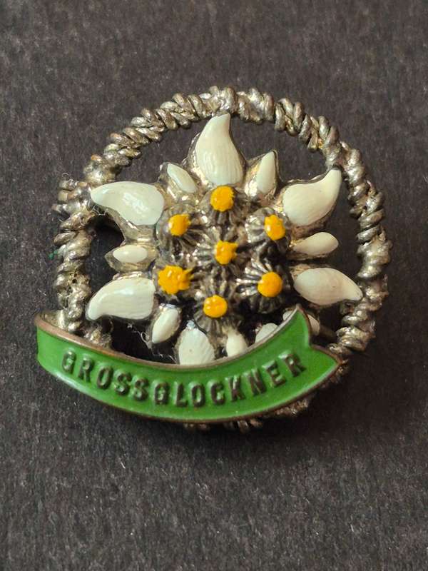 Grossglockner Travel Skiing Pin Badge Austria City Souvenir