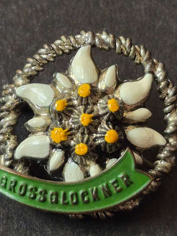 Grossglockner Travel Skiing Pin Badge Austria City Souvenir