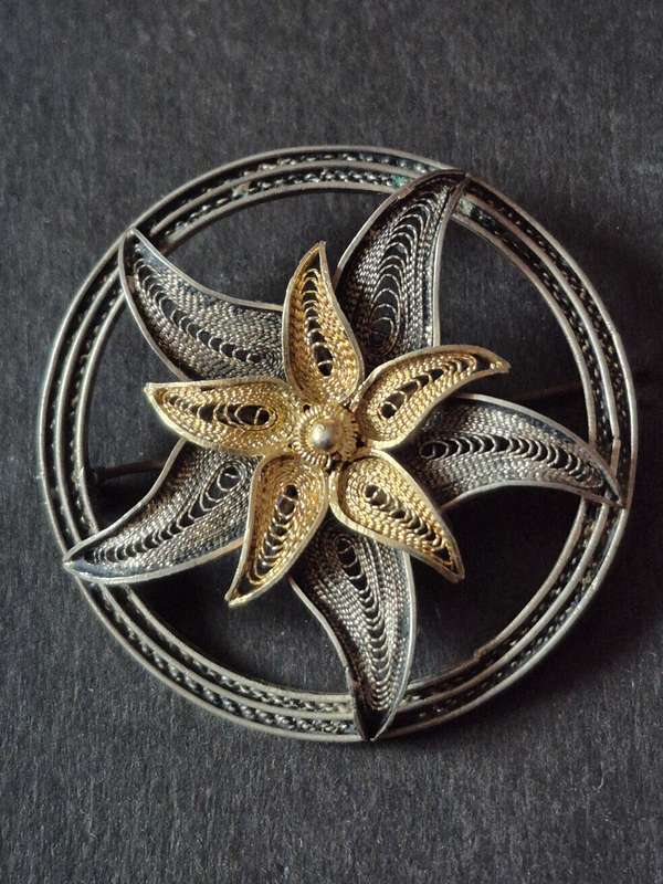 Filigree Brooch - Gilt Sterling Silver 11.6g