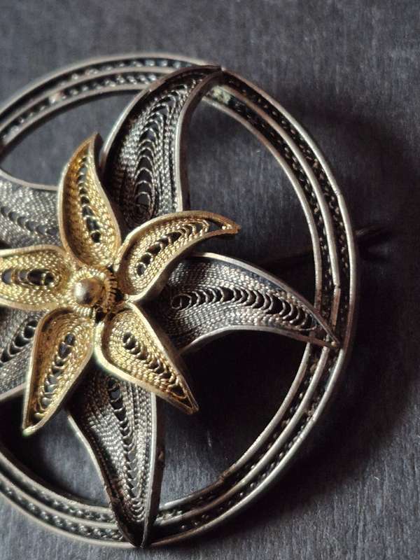 Filigree Brooch - Gilt Sterling Silver 11.6g
