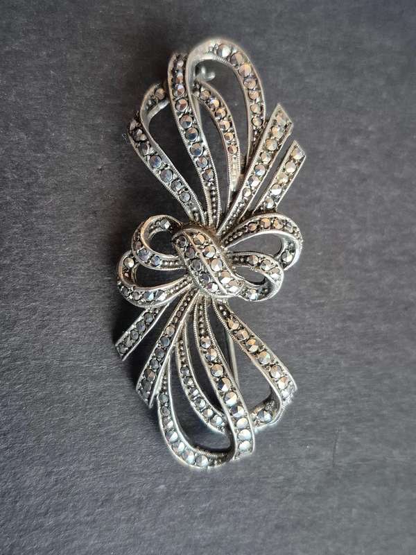 Sterling Silver Vintage Marcasite Brooch 10.7g