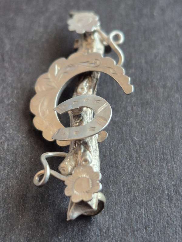 Vintage Hallmark Silver Pin Brooch 2g (missing pin)