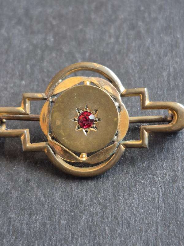 Antique Victorian Pin Brooch (gold plated)