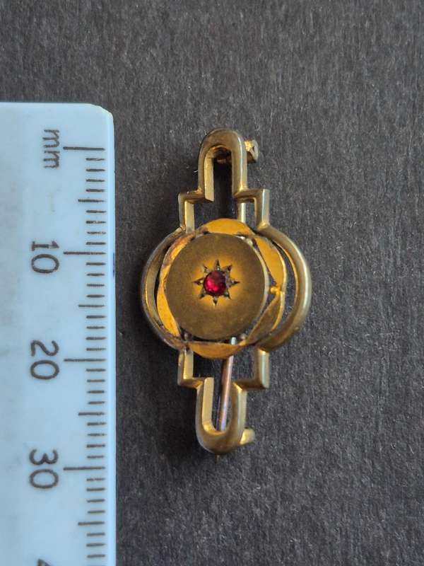 Antique Victorian Pin Brooch (gold plated)