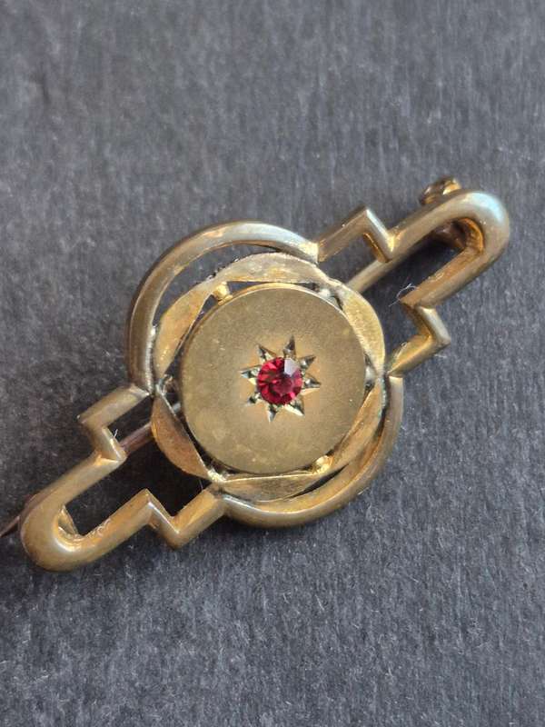 Antique Victorian Pin Brooch (gold plated)