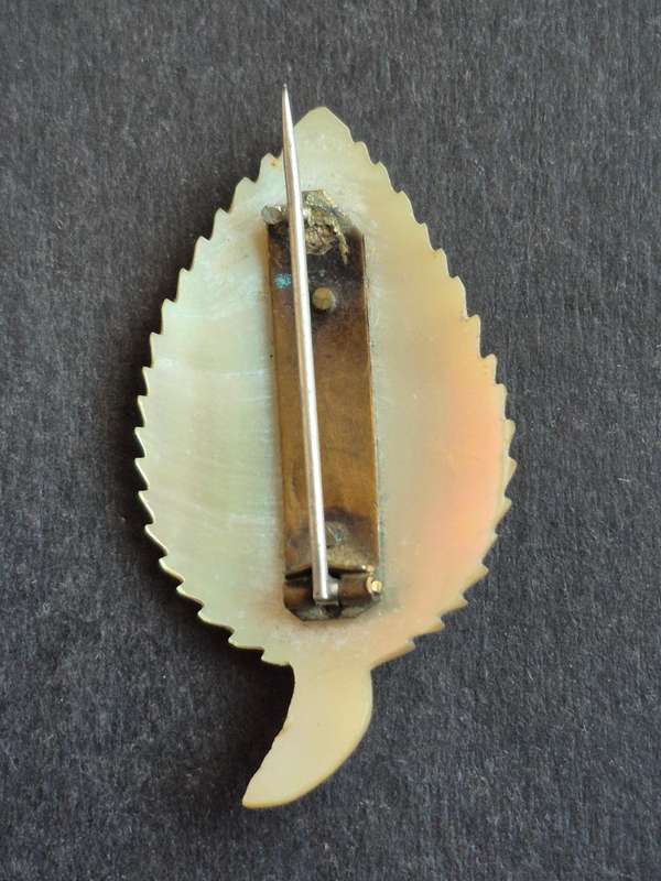 Antique Carved Mother of Pearl Leaf shaped Brooch (pin broken)