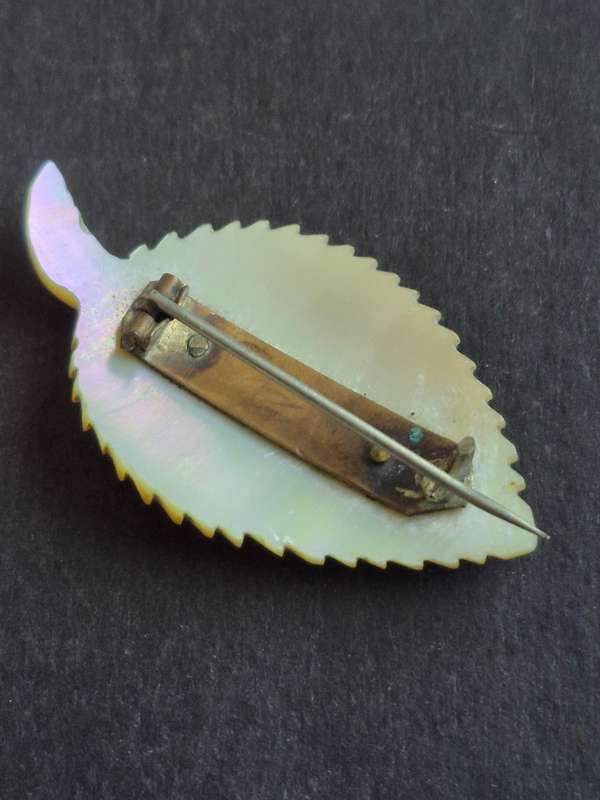 Antique Carved Mother of Pearl Leaf shaped Brooch (pin broken)