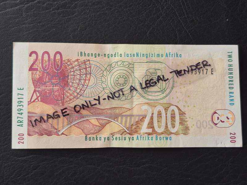 TT Mboweni Two Hundred Rands 1st issue (excellent condition)