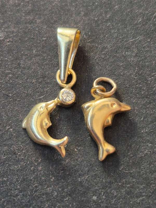 2 x 9ct Gold Dolphin Charms 0.2g