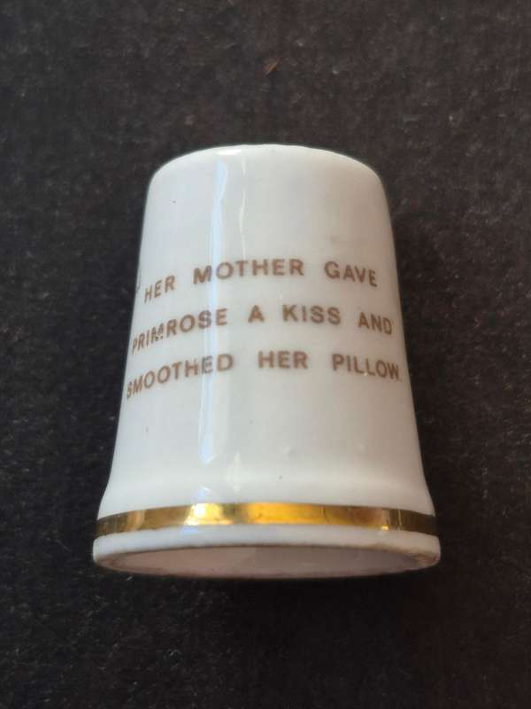 Royal Doulton Autumn Thimble Jill Barklem 1983