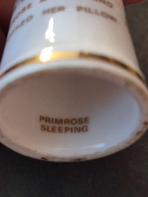 Royal Doulton Autumn Thimble Jill Barklem 1983