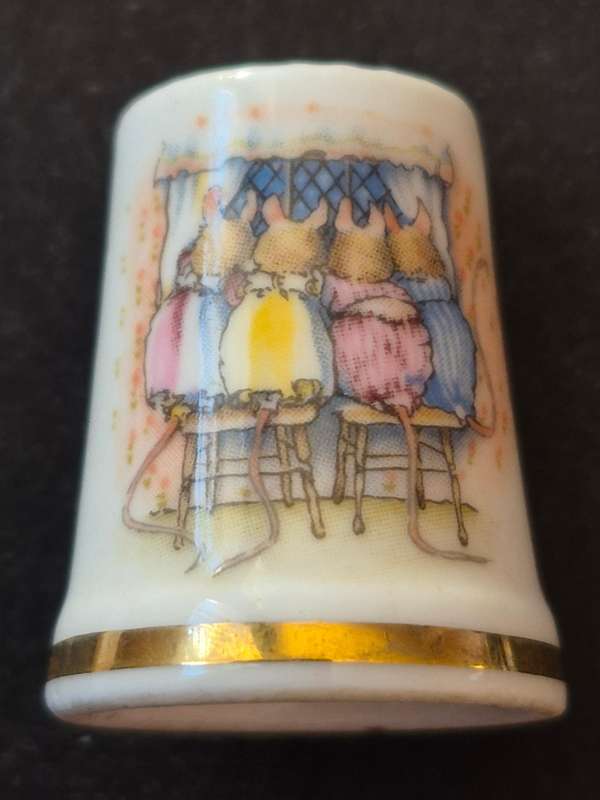 Royal Doulton Winter Thimble Jill Barklem 1983 "The Little Children "