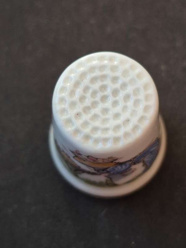 Royal Doulton Spring Thimble Jill Barklem 1983 "Mrs Apple"