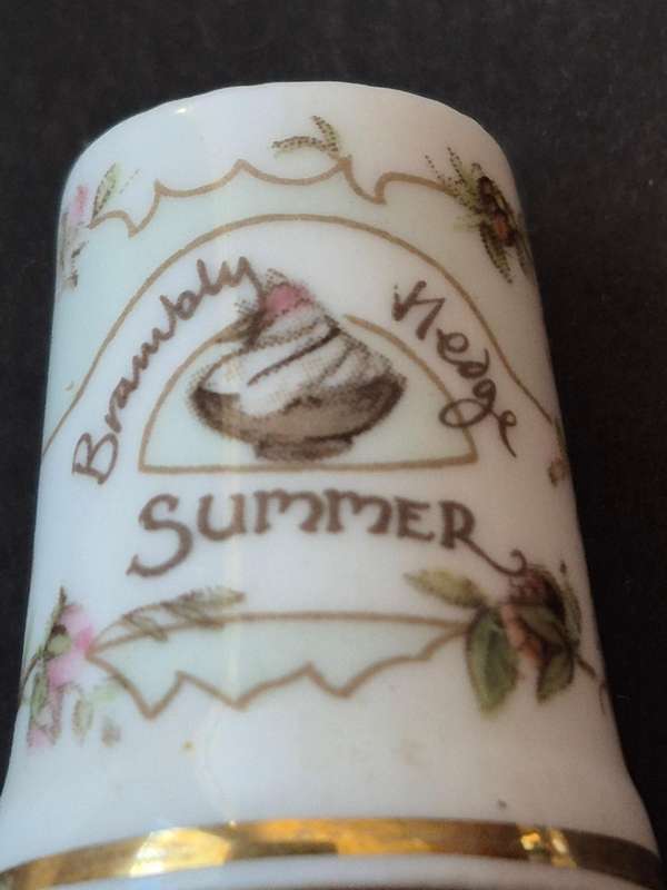Royal Doulton "Summer" Jill Barklem 1982 Thimble Bramley Hedge