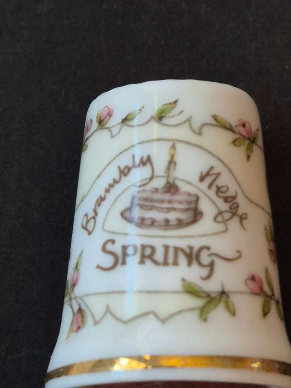 Royal Doulton "Spring" Jill Barklem 1982 Thimble Bramley Hedge