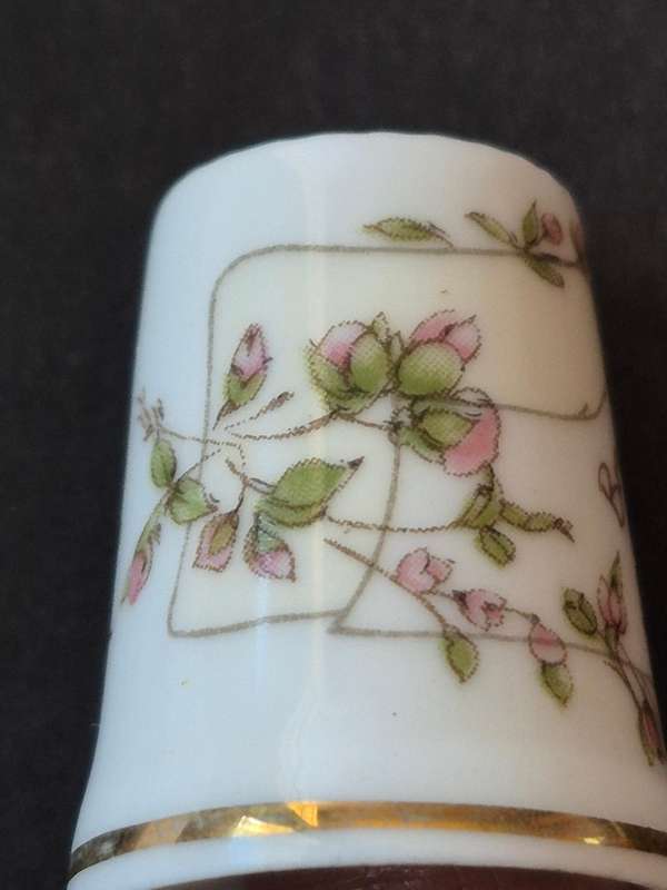 Royal Doulton "Spring" Jill Barklem 1982 Thimble Bramley Hedge