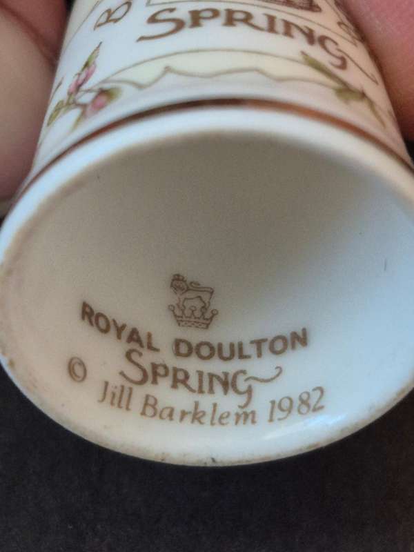 Royal Doulton "Spring" Jill Barklem 1982 Thimble Bramley Hedge