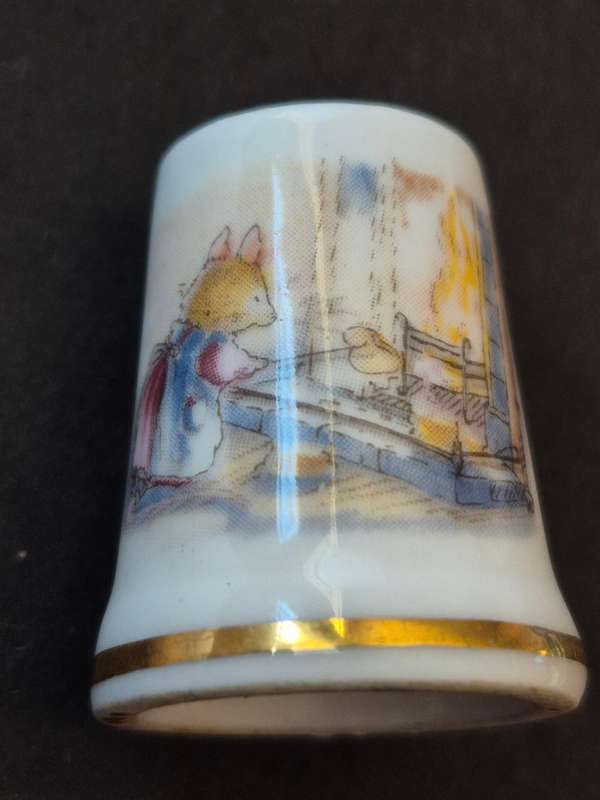 Royal Doulton "Winter" Jill  Barklem Thimble 1983 Clover Toasting Bread
