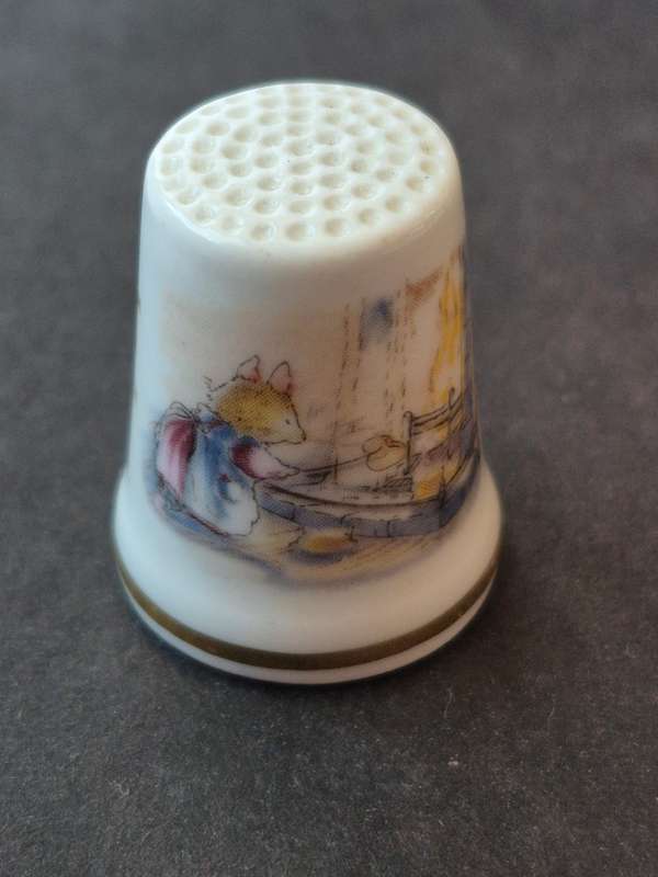 Royal Doulton "Winter" Jill  Barklem Thimble 1983 Clover Toasting Bread